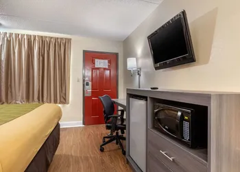 Econo Lodge Chattanooga Northeast - Ooltewah hotel thumbnail 8