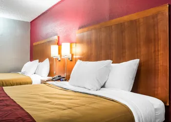 Econo Lodge Brockport hotel thumbnail 5