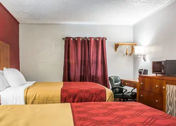 Econo Lodge Brockport hotel thumbnail 7