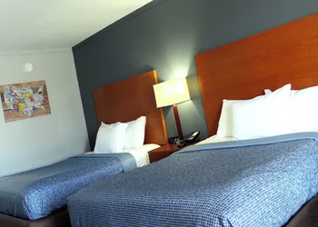 Econo Lodge Franklin South hotel thumbnail 4