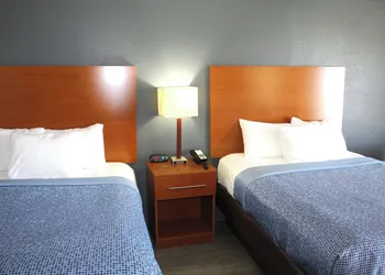 Econo Lodge Franklin South hotel thumbnail 6