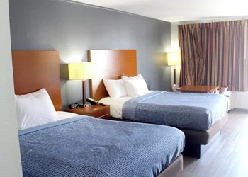 Econo Lodge Franklin South hotel thumbnail 7