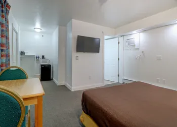 Classic Inn hotel thumbnail 2