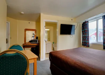 Classic Inn hotel thumbnail 3