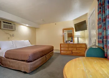 Classic Inn hotel thumbnail 8