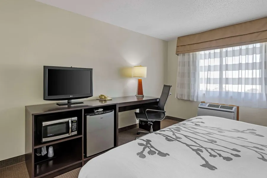 Sleep Inn & Suites Charles City hotel detail image 6