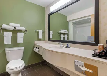 Sleep Inn & Suites Charles City hotel thumbnail 7