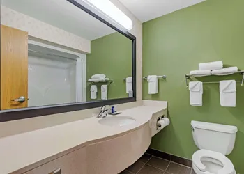 Sleep Inn & Suites Charles City hotel thumbnail 8