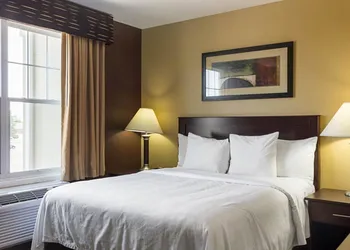 MainStay Suites Minot hotel thumbnail 6