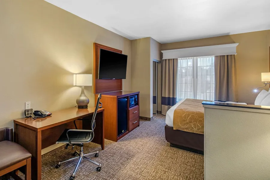 Comfort Suites Marshall hotel detail image 6