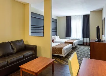 Comfort Suites near Tanger Outlet Mall hotel thumbnail 8