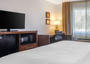 Comfort Inn & Suites Beaver - Interstate 15 North hotel thumbnail 5