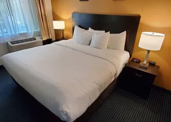 Comfort Inn & Suites Montpelier-Berlin hotel thumbnail 7