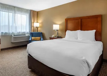 Comfort Inn & Suites Montpelier-Berlin hotel thumbnail 8