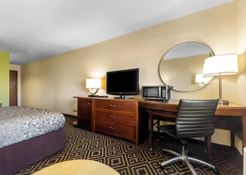 Travel Inn & Suites - Sikeston/Miner (i-55 Exit-67) hotel thumbnail 6