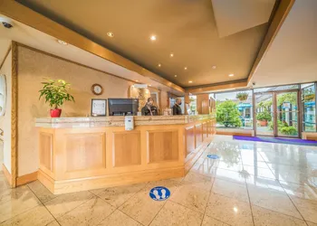 Coast Discovery Inn hotel thumbnail 3