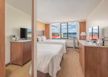 Coast Discovery Inn hotel thumbnail 6
