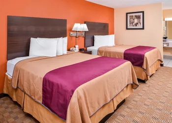 Americas Best Value Inn Ellsworth hotel thumbnail 4