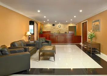 Coast Fraser Inn hotel thumbnail 2