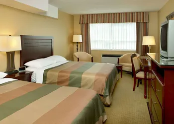 Coast Fraser Inn hotel thumbnail 3
