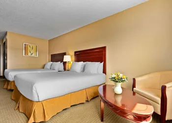 Coast Fraser Inn hotel thumbnail 4