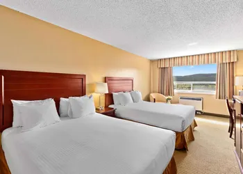 Coast Fraser Inn hotel thumbnail 5