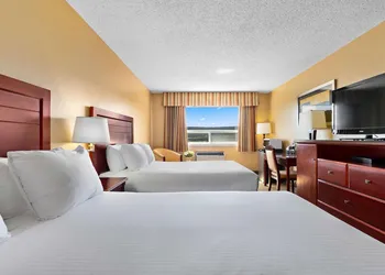 Coast Fraser Inn hotel thumbnail 6