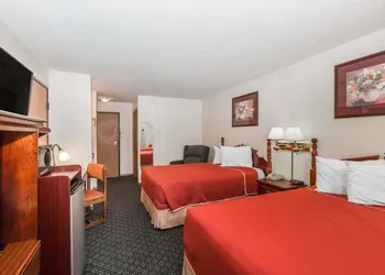 Howard Johnson by Wyndham Wichita Airport hotel thumbnail 7
