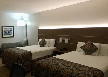 Holiday Inn Express & Suites Tulare by IHG hotel thumbnail 5