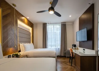Hotel 32One hotel thumbnail 3