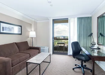 Sandman Signature Vancouver Airport Hotel & Resort hotel thumbnail 5