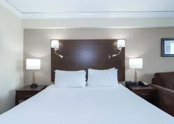 Sandman Signature Vancouver Airport Hotel & Resort hotel thumbnail 7