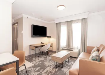 Sandman Signature Toronto Airport Hotel hotel thumbnail 4