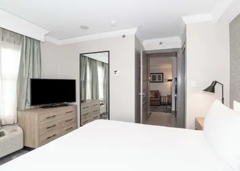 Sandman Signature Toronto Airport Hotel hotel thumbnail 5