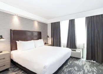 Sandman Signature Toronto Airport Hotel hotel thumbnail 6
