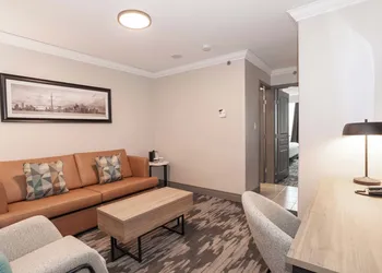 Sandman Signature Toronto Airport Hotel hotel thumbnail 7