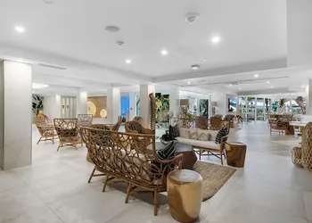 Beachcomber Resort & Club hotel thumbnail 3
