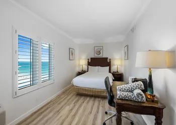 Beachcomber Resort & Club hotel thumbnail 4