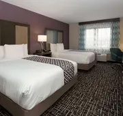 La Quinta Inn & Suites by Wyndham Wichita Airport hotel detail image 4