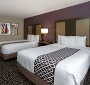 La Quinta Inn & Suites by Wyndham Wichita Airport hotel detail image 5