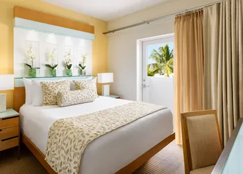 Santa Maria Suites hotel thumbnail 7