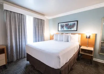 Alexis Park All Suite Resort hotel thumbnail 6