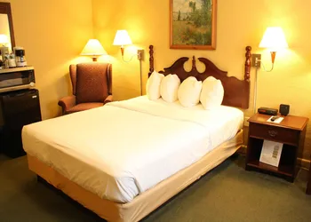 Senator Inn & Spa hotel thumbnail 3