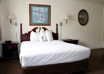 Senator Inn & Spa hotel thumbnail 8