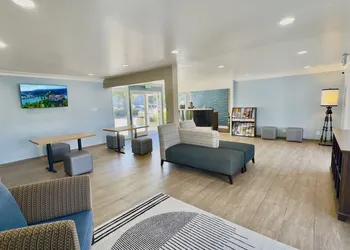 Marina Village Inn hotel thumbnail 4