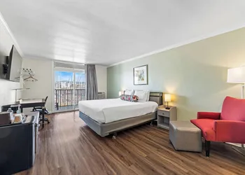 Marina Village Inn hotel thumbnail 8