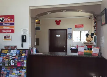Anaheim Discovery Inn & Suites hotel thumbnail 2