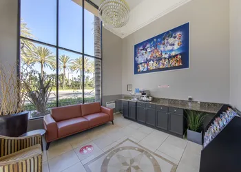 Anaheim Discovery Inn & Suites hotel thumbnail 6