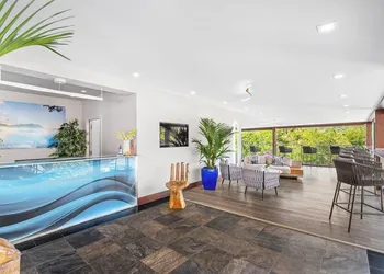 Paradise Bay Resort hotel thumbnail 3