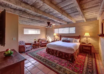 Hacienda Del Sol Guest Ranch Resort hotel thumbnail 8